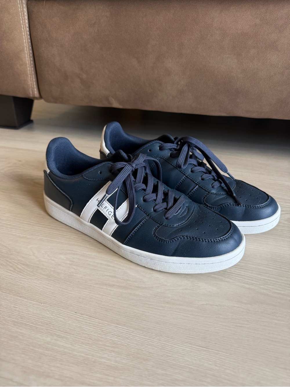 Men's Navy Low-Top Casual Sneakers with White Accent Tommy Hilfiger